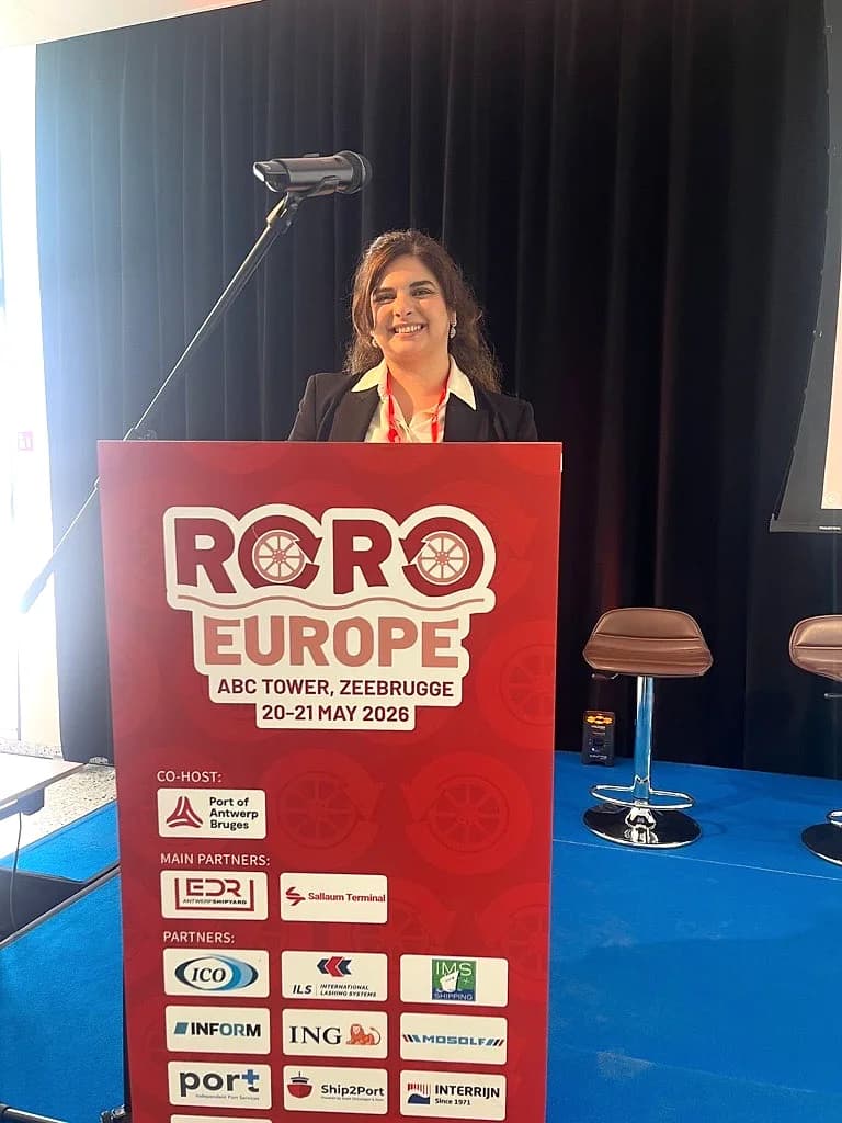 Speaker on stage at the RoRo Europe conference
